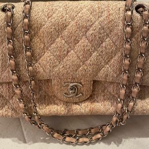 Chanel classic flap medium tweed